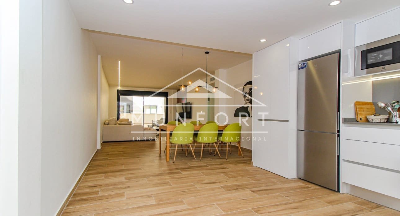 3 quarto Apartamento para venda em Los Alcazares com piscina - 375 000 € (Ref: 9127436)