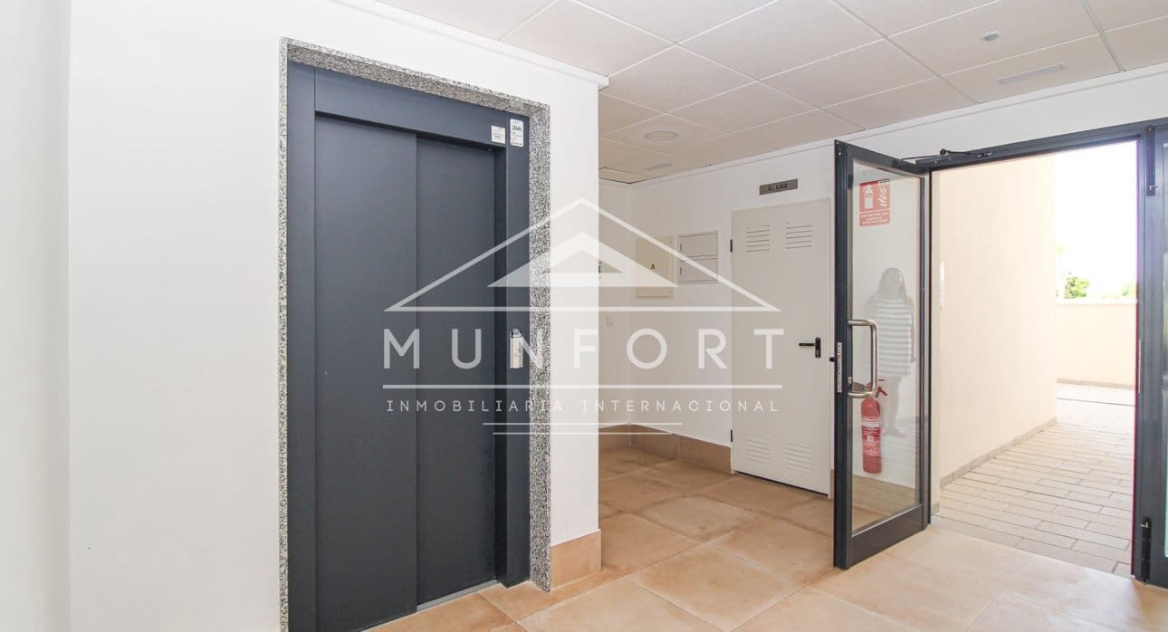 3 quarto Apartamento para venda em Los Alcazares com piscina - 375 000 € (Ref: 9127436)