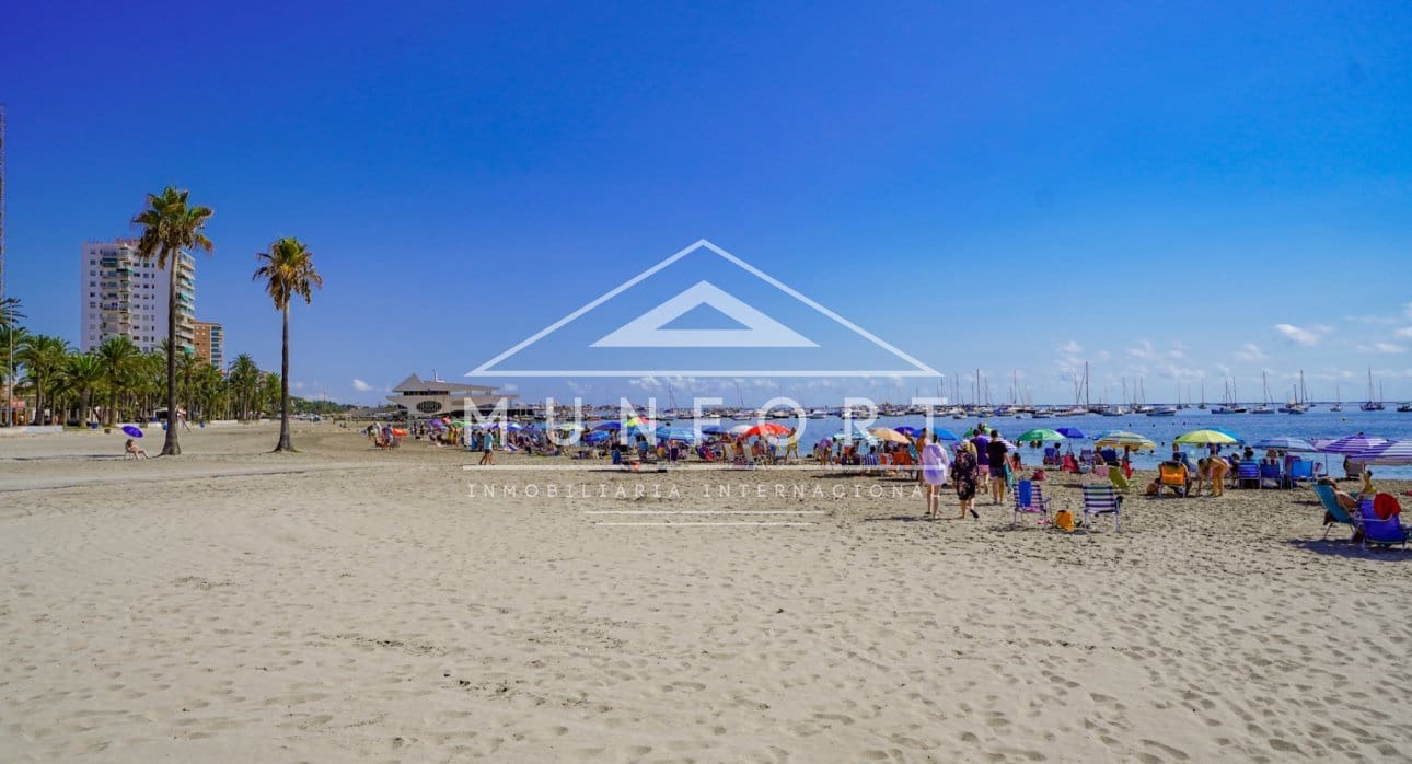 3 quarto Apartamento para venda em Los Alcazares com piscina - 375 000 € (Ref: 9127436)