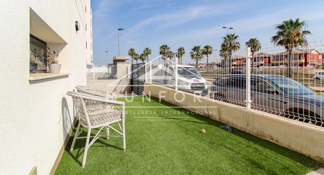 3 quarto Apartamento para venda em Los Alcazares com piscina - 375 000 € (Ref: 9127436)