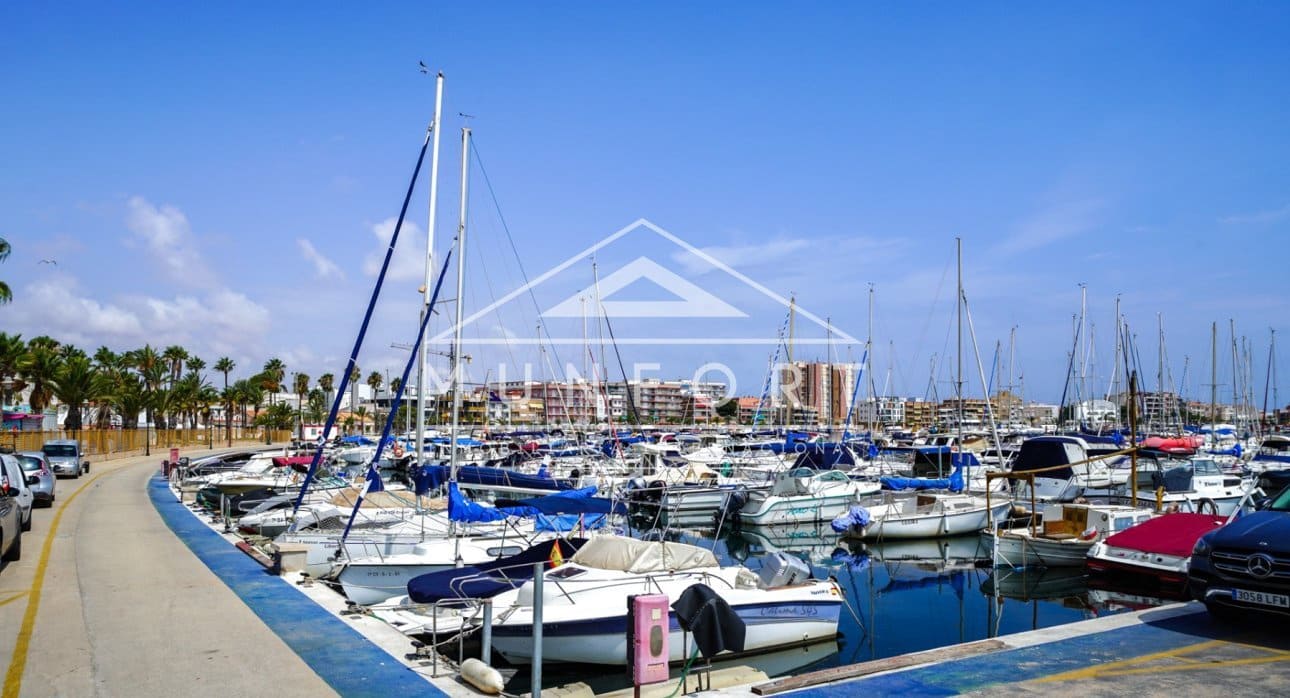 3 slaapkamer Villa te koop in San Pedro del Pinatar met zwembad - € 385.000 (Ref: 9131859)