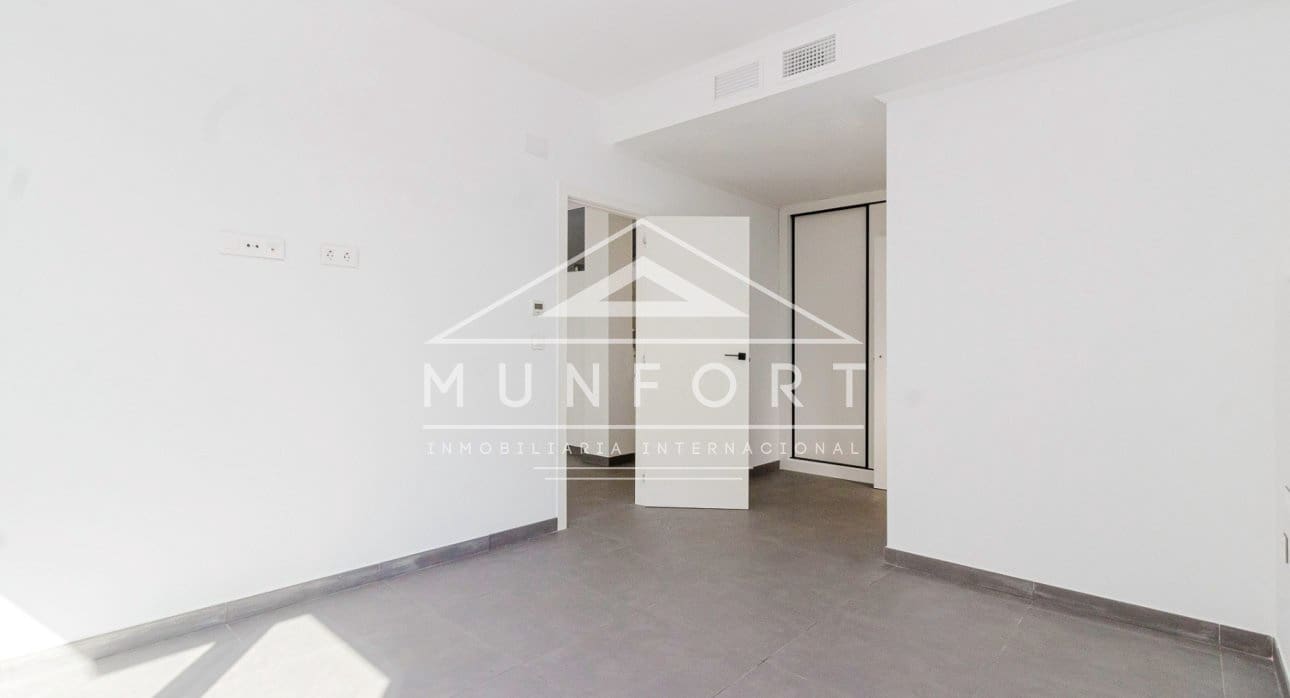 4 soveværelse Villa til salg i Torrevieja med swimmingpool - € 940.000 (Ref: 9133671)