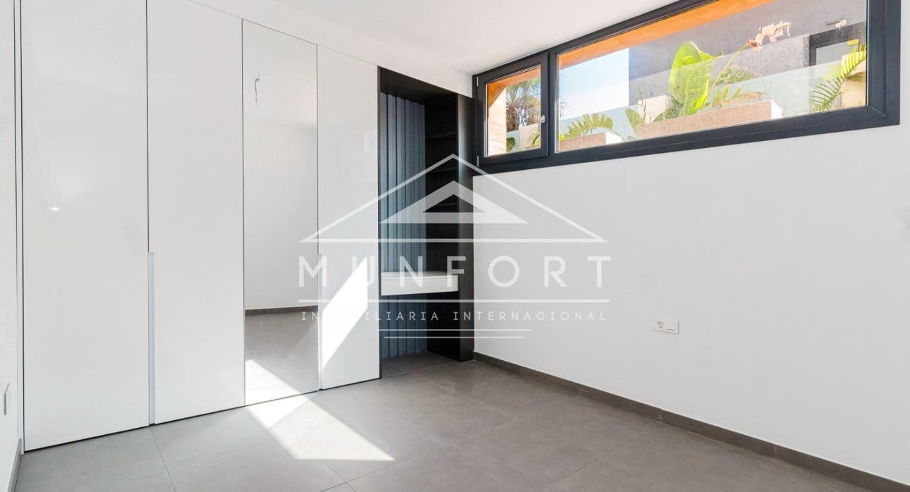 4 soveværelse Villa til salg i Torrevieja med swimmingpool - € 940.000 (Ref: 9133671)