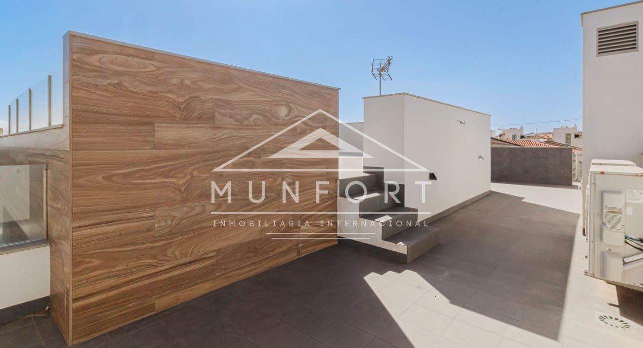 4 soveværelse Villa til salg i Torrevieja med swimmingpool - € 940.000 (Ref: 9133671)