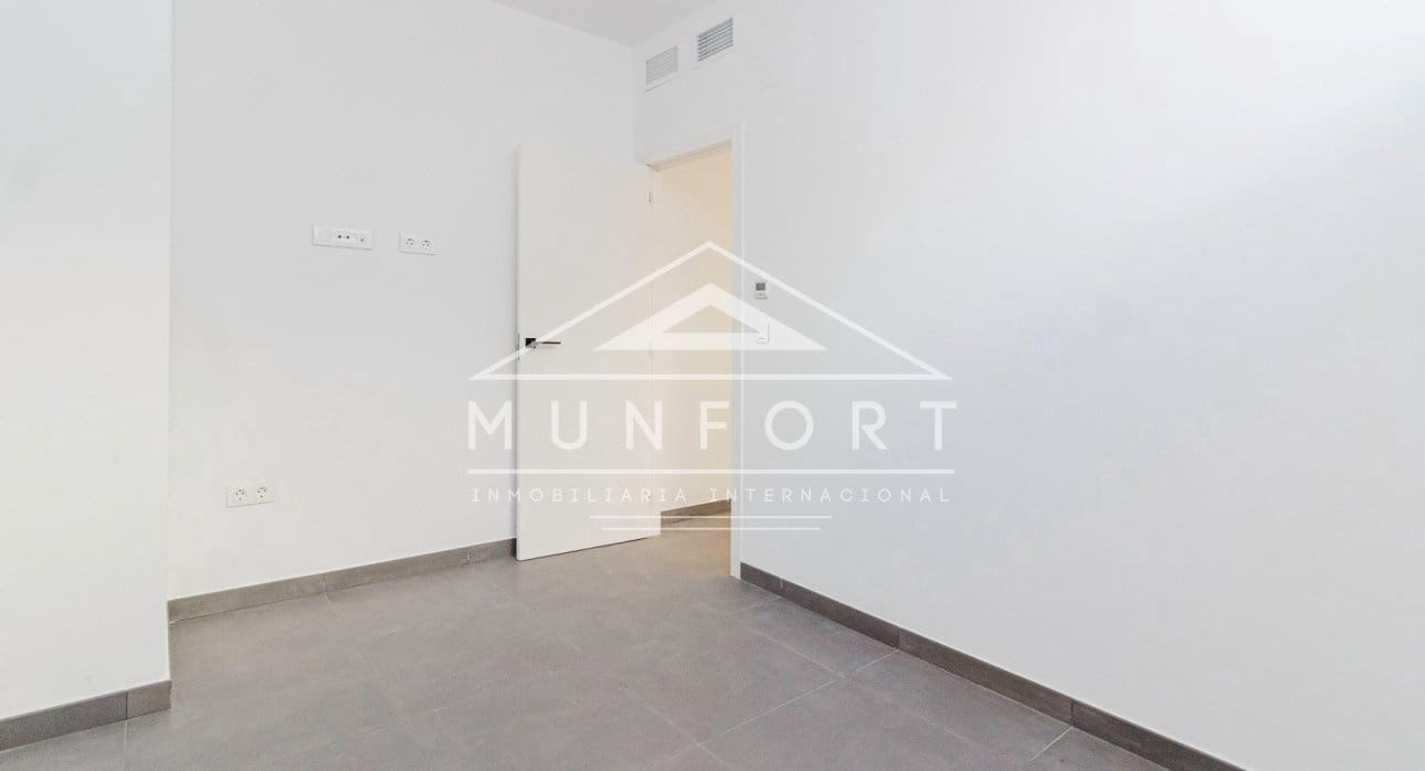 4 soveværelse Villa til salg i Torrevieja med swimmingpool - € 940.000 (Ref: 9133671)