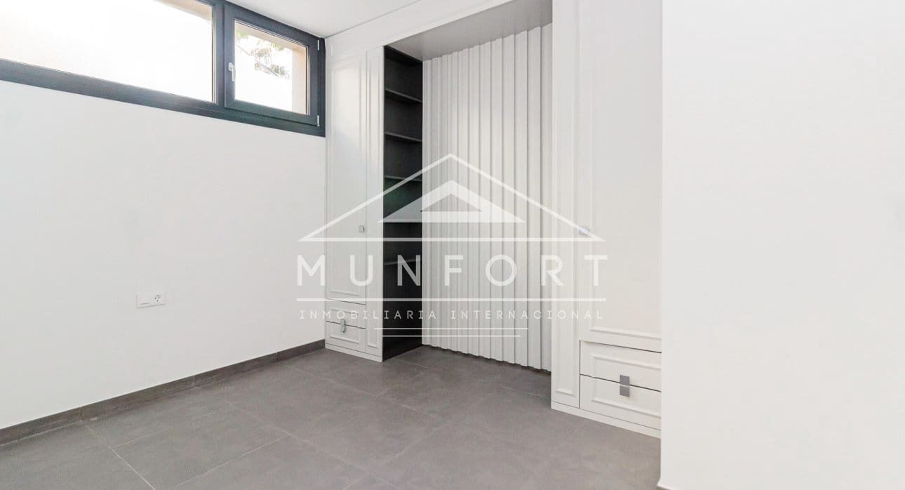 4 soveværelse Villa til salg i Torrevieja med swimmingpool - € 940.000 (Ref: 9133671)