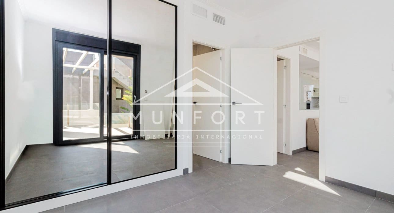 4 soveværelse Villa til salg i Torrevieja med swimmingpool - € 940.000 (Ref: 9133671)