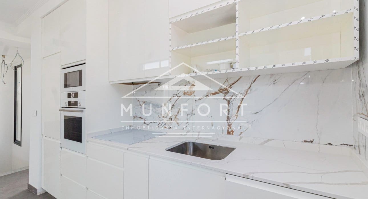 4 soveværelse Villa til salg i Torrevieja med swimmingpool - € 940.000 (Ref: 9133671)