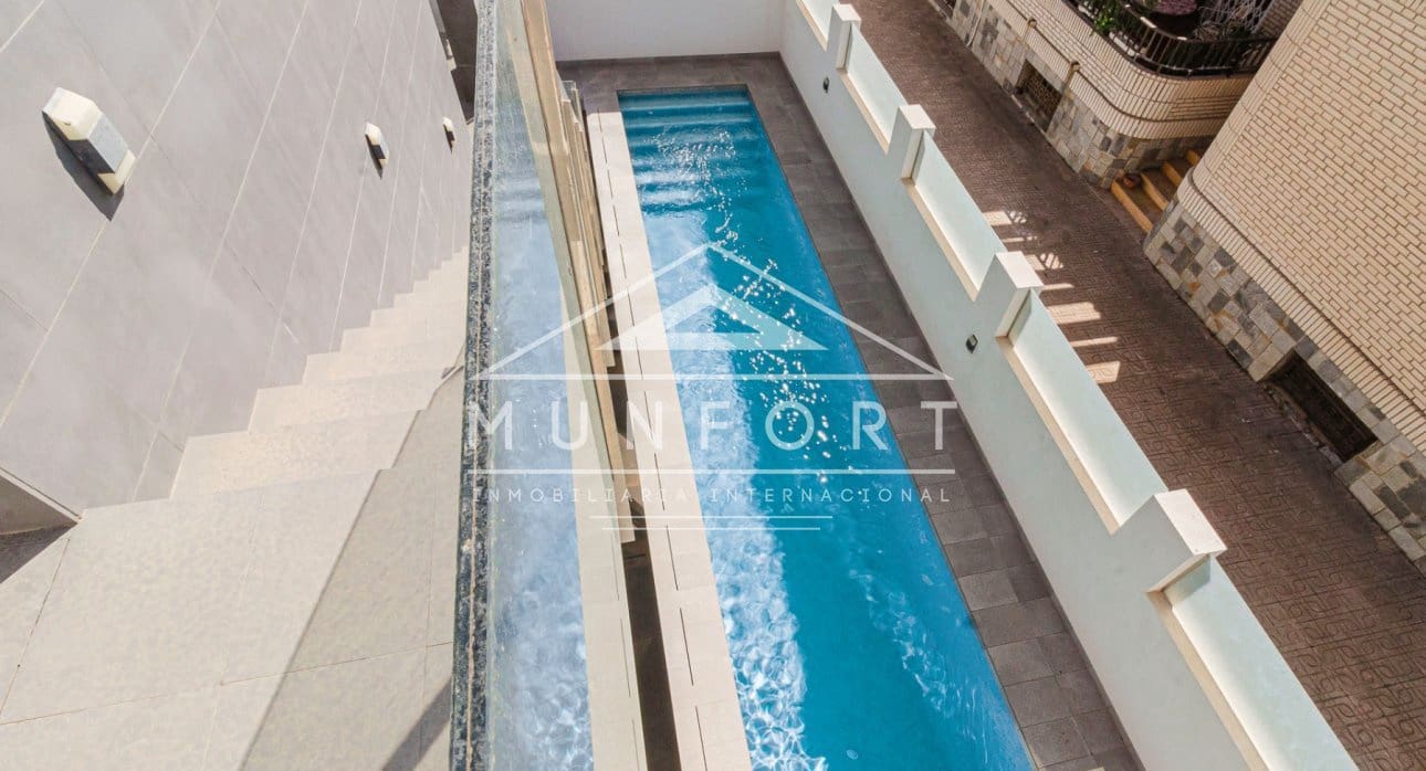 4 soveværelse Villa til salg i Torrevieja med swimmingpool - € 940.000 (Ref: 9133671)