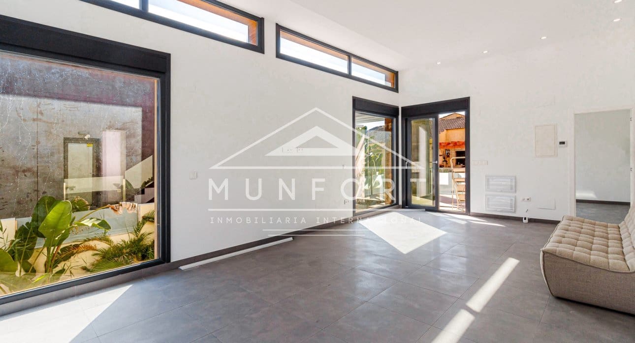 4 soveværelse Villa til salg i Torrevieja med swimmingpool - € 940.000 (Ref: 9133671)