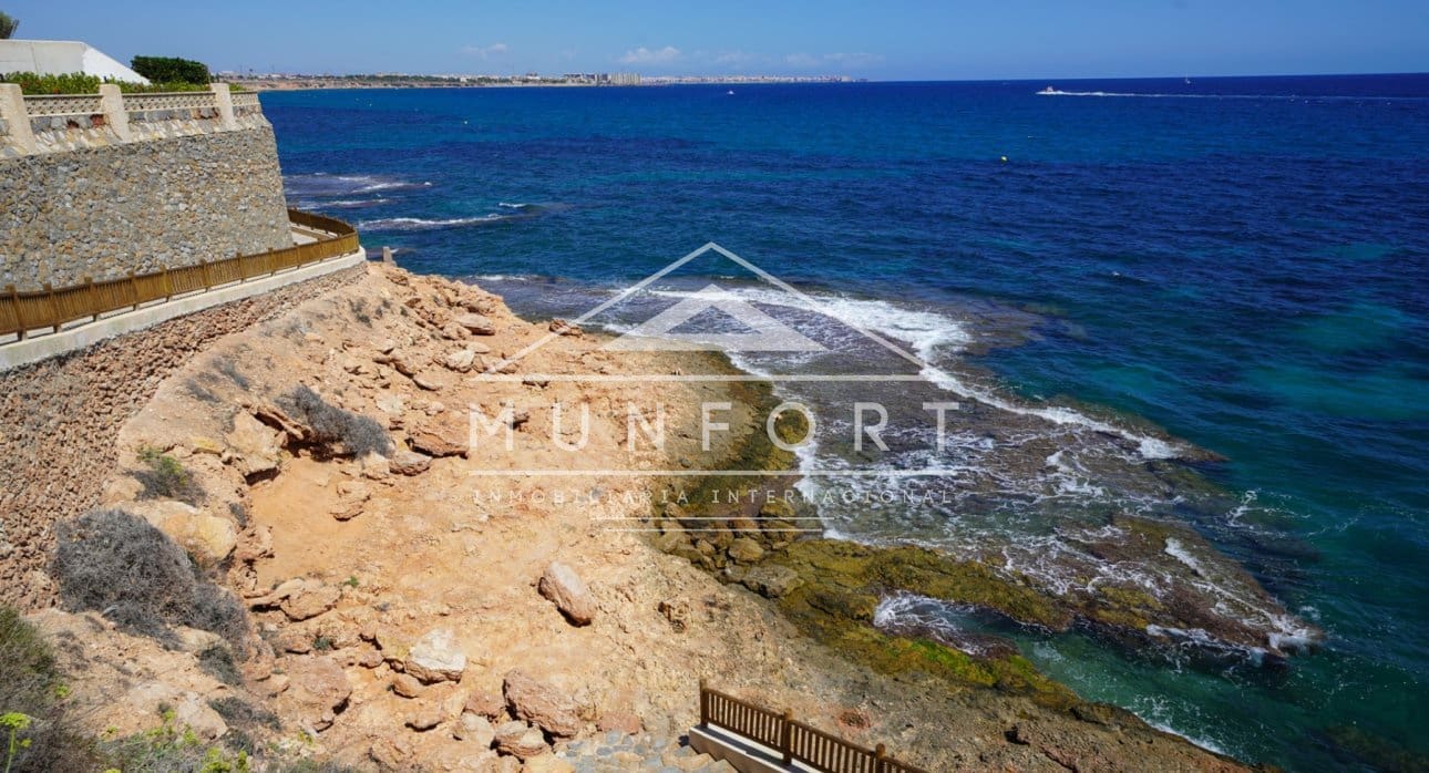 2 soveværelse Semi-Rækkehus til salg i Villamartin med swimmingpool - € 280.000 (Ref: 9138497)