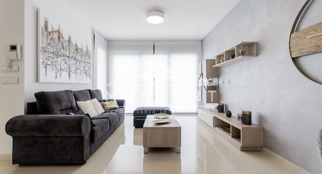4 Zimmer Villa zu verkaufen in San Miguel de Salinas mit Pool - 875.000 € (Ref: 9148571)