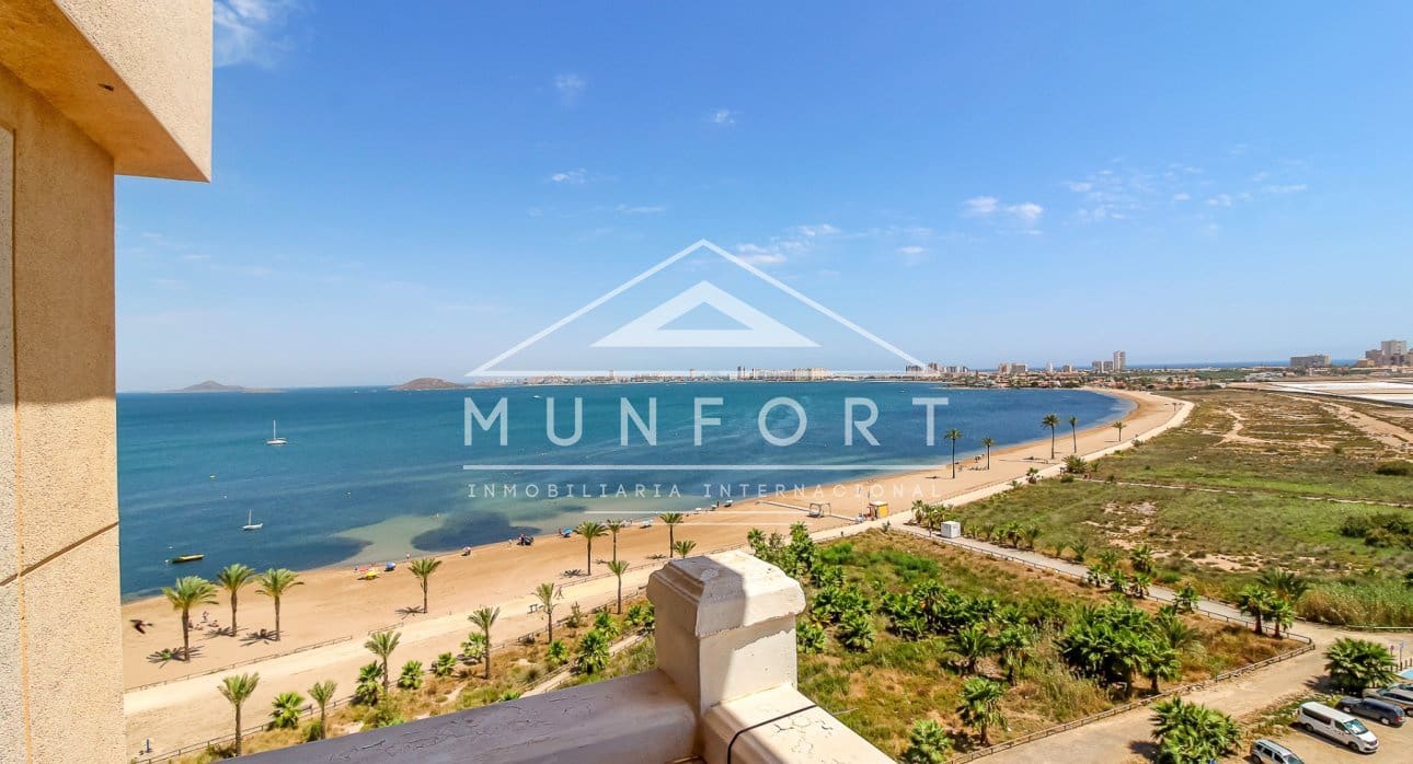 2 soverom Penthouse til salgs i La Manga del Mar Menor med svømmebasseng - € 165 000 (Ref: 9153329)