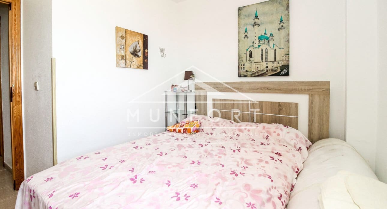 2 soverom Penthouse til salgs i La Manga del Mar Menor med svømmebasseng - € 165 000 (Ref: 9153329)