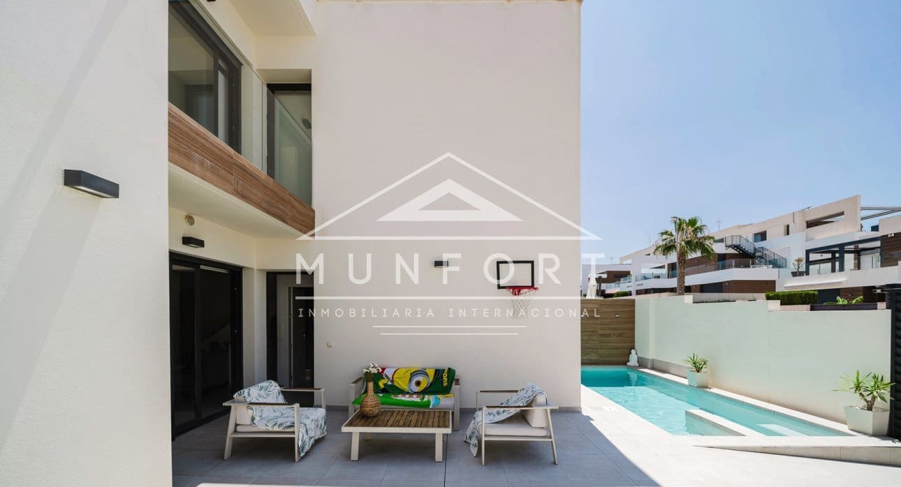 4 sypialnia Willa na sprzedaż w Benijofar z basenem - 499 900 € (Ref: 9161296)