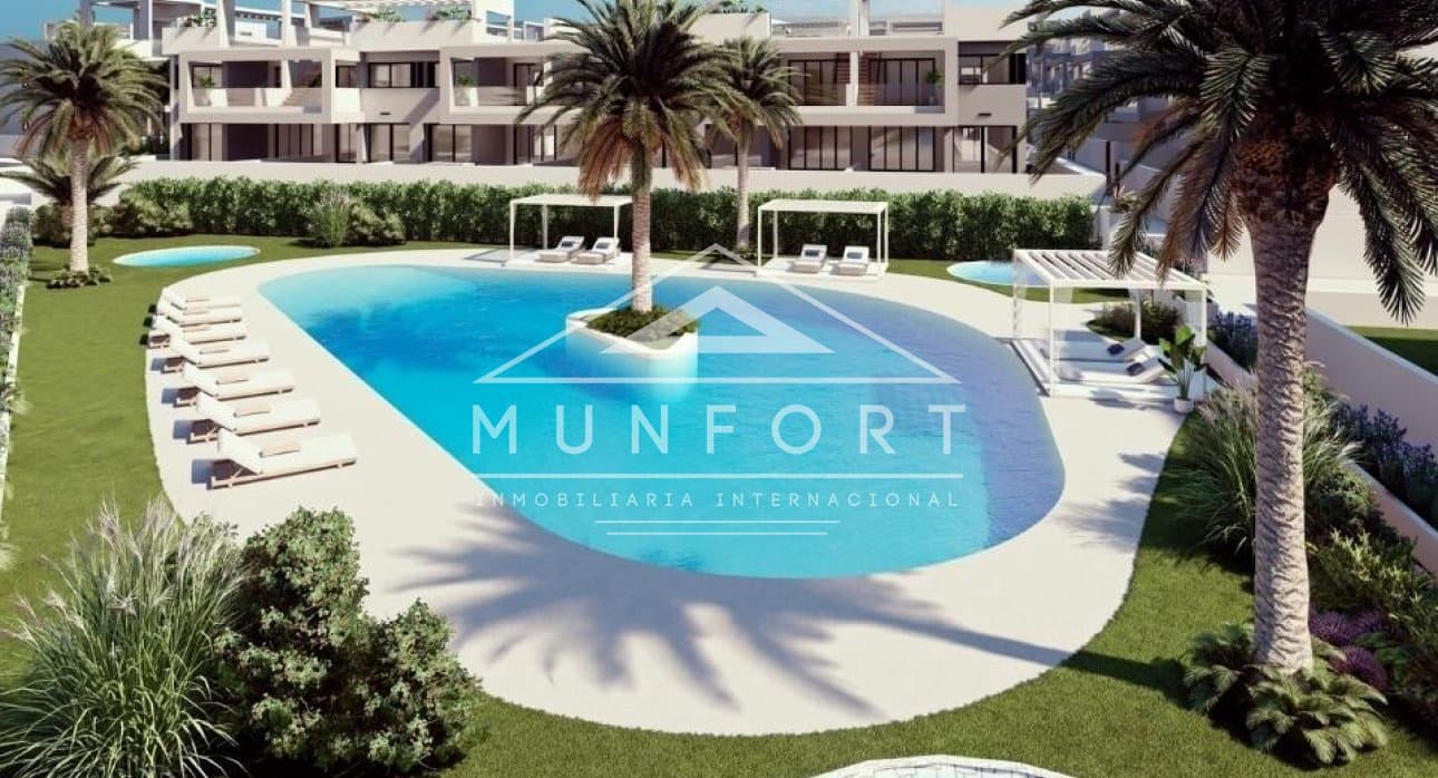 2 soveværelse Bungalow til salg i Torrevieja med swimmingpool - € 279.900 (Ref: 9168253)