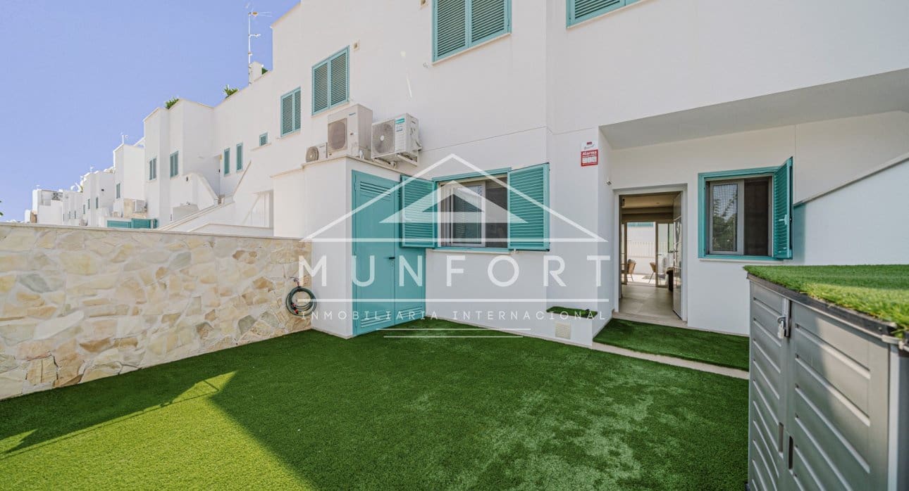 2 soverom Hus til salgs i Torre de la Horadada med svømmebasseng - € 399 900 (Ref: 9187302)