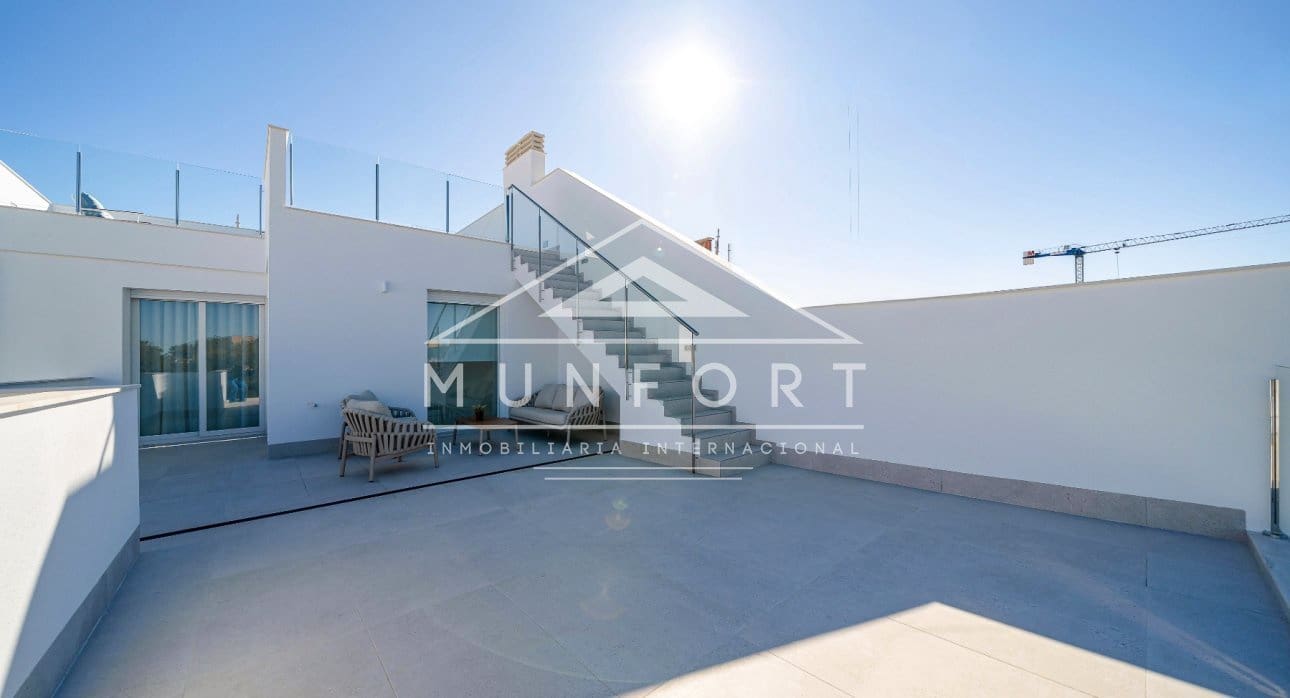 3 slaapkamer Villa te koop in Los Alcazares met zwembad - € 467.000 (Ref: 9204035)