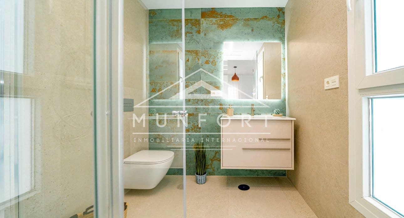 3 slaapkamer Villa te koop in Los Alcazares met zwembad - € 467.000 (Ref: 9204035)