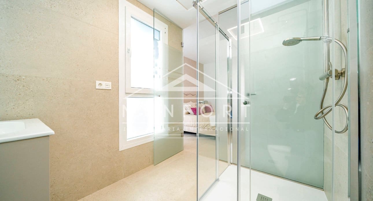 3 slaapkamer Villa te koop in Los Alcazares met zwembad - € 467.000 (Ref: 9204035)