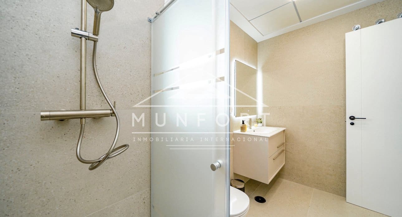 3 slaapkamer Villa te koop in Los Alcazares met zwembad - € 467.000 (Ref: 9204035)