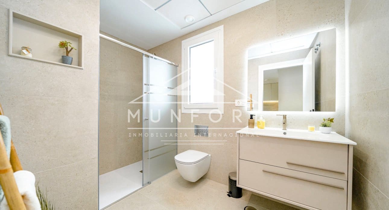 3 slaapkamer Villa te koop in Los Alcazares met zwembad - € 467.000 (Ref: 9204035)