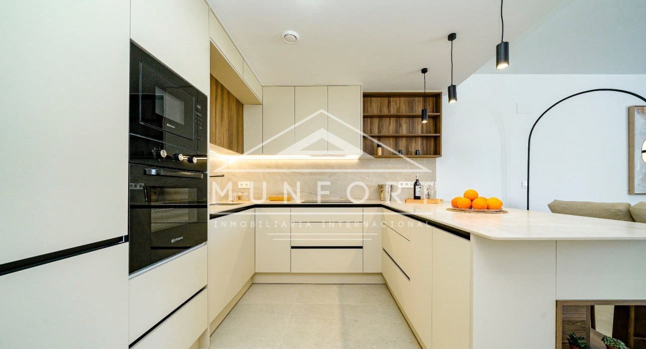 3 slaapkamer Villa te koop in Los Alcazares met zwembad - € 467.000 (Ref: 9204035)