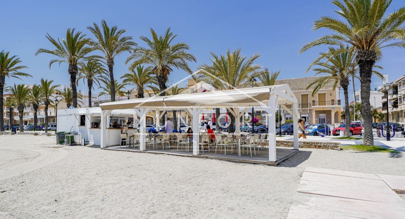 3 slaapkamer Villa te koop in Los Alcazares met zwembad - € 467.000 (Ref: 9204035)