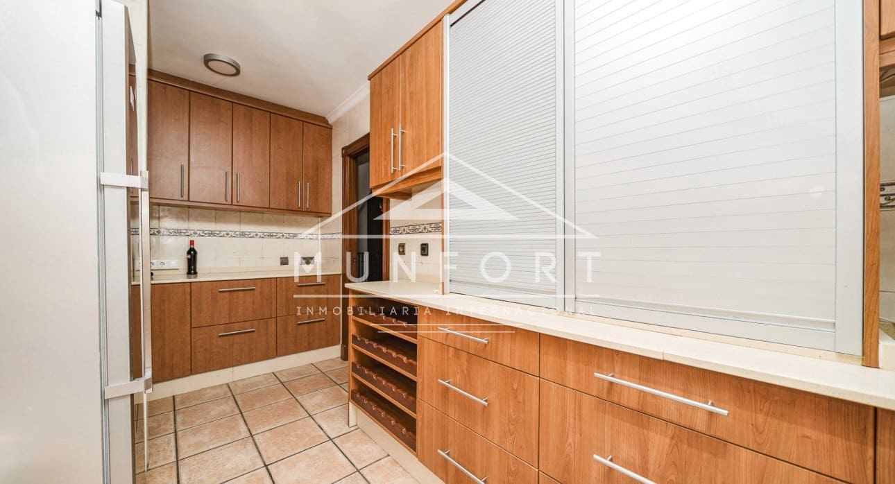 6 sypialnia Willa na sprzedaż w Torrevieja z basenem - 890 000 € (Ref: 9210394)