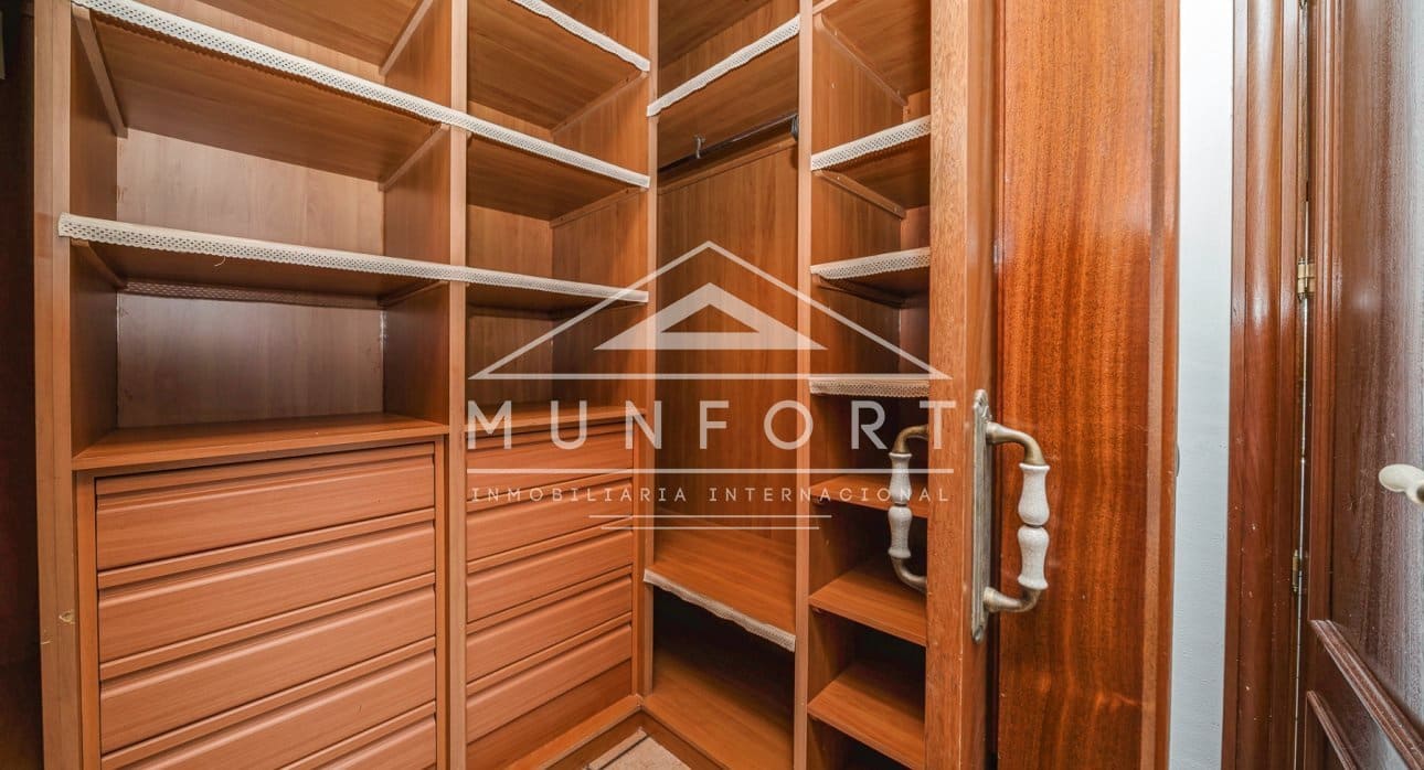 6 sypialnia Willa na sprzedaż w Torrevieja z basenem - 890 000 € (Ref: 9210394)