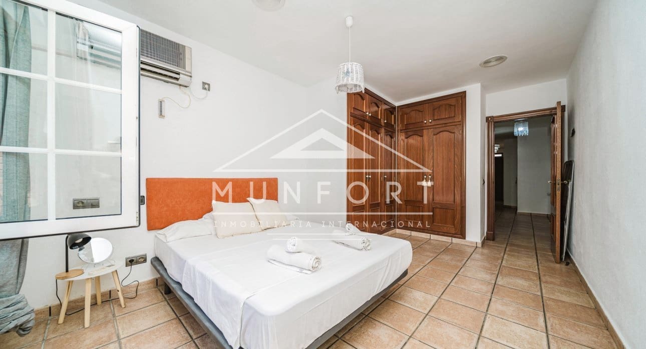 6 sypialnia Willa na sprzedaż w Torrevieja z basenem - 890 000 € (Ref: 9210394)