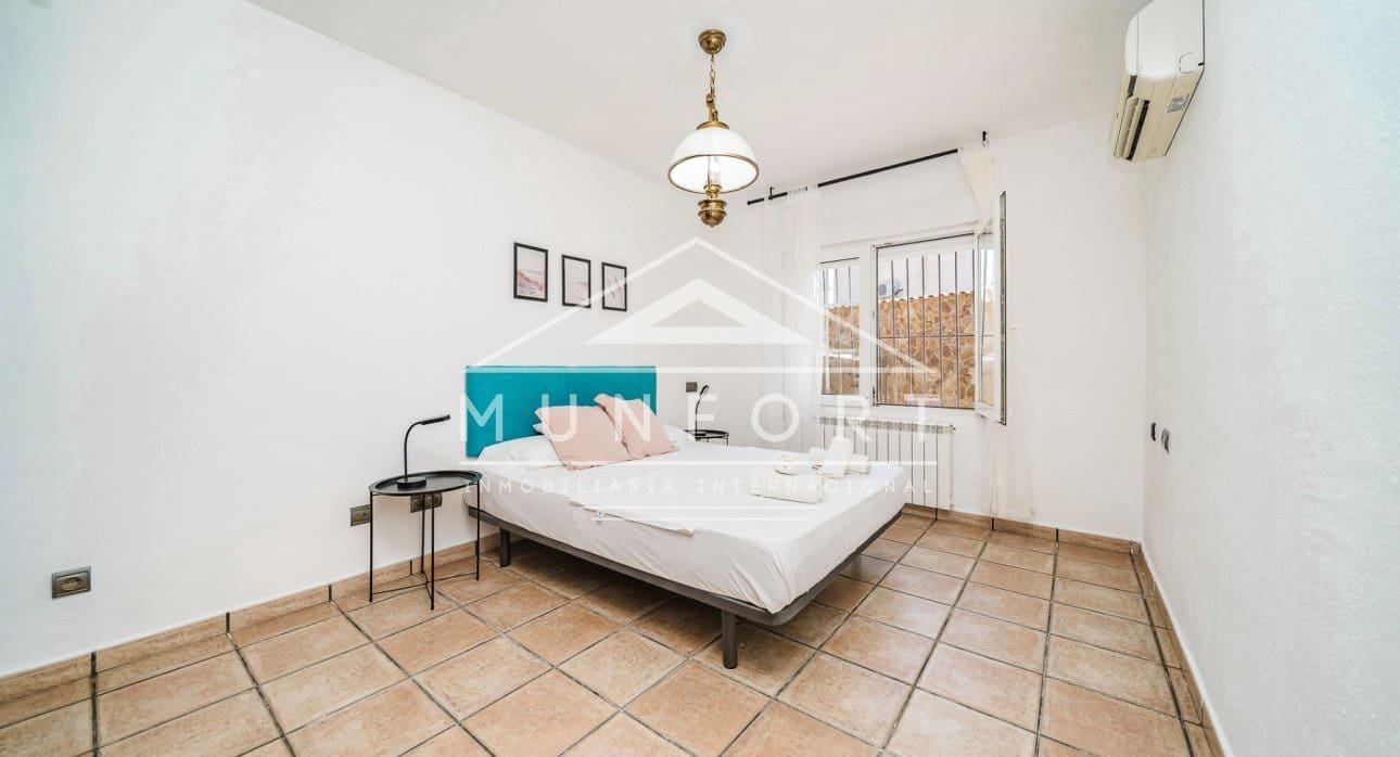 6 sypialnia Willa na sprzedaż w Torrevieja z basenem - 890 000 € (Ref: 9210394)