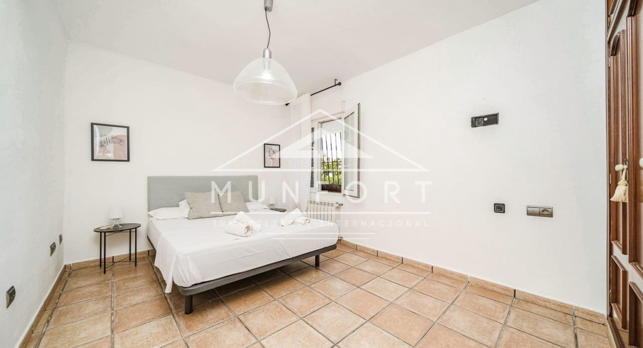 6 sypialnia Willa na sprzedaż w Torrevieja z basenem - 890 000 € (Ref: 9210394)