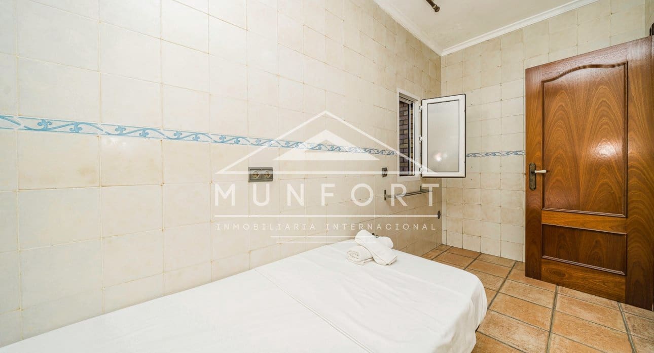 6 sypialnia Willa na sprzedaż w Torrevieja z basenem - 890 000 € (Ref: 9210394)