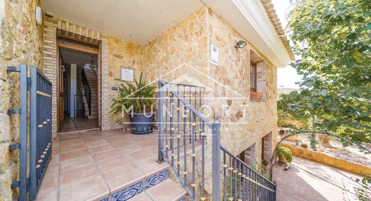 6 sypialnia Willa na sprzedaż w Torrevieja z basenem - 890 000 € (Ref: 9210394)