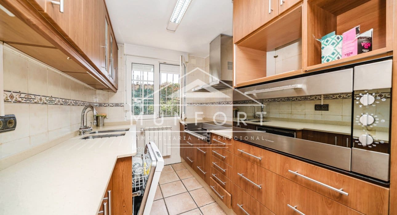 6 sypialnia Willa na sprzedaż w Torrevieja z basenem - 890 000 € (Ref: 9210394)