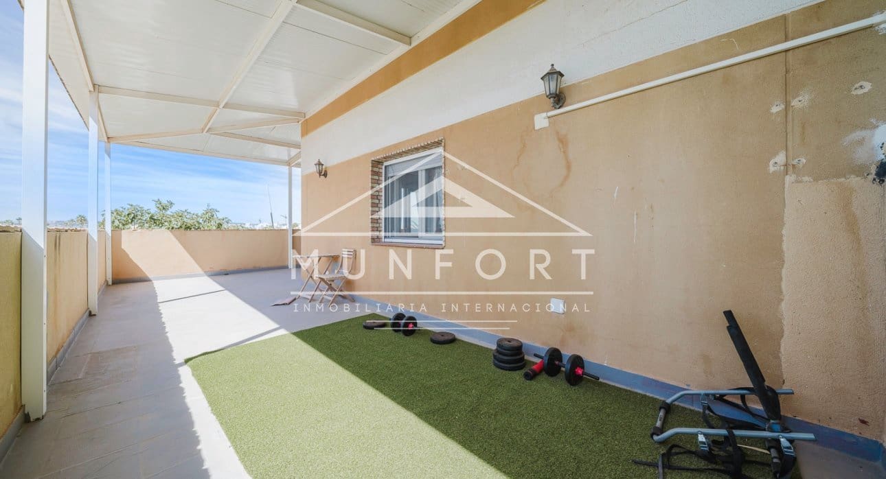 6 sypialnia Willa na sprzedaż w Torrevieja z basenem - 890 000 € (Ref: 9210394)