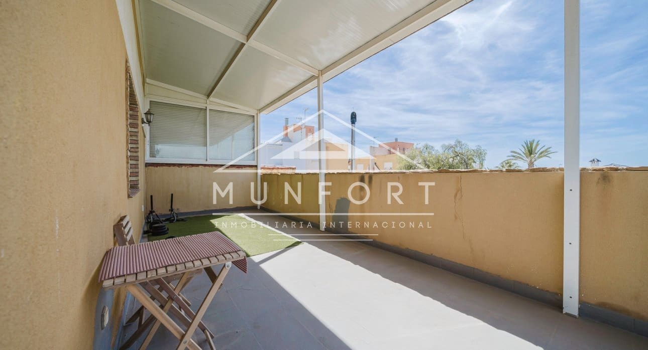 6 sypialnia Willa na sprzedaż w Torrevieja z basenem - 890 000 € (Ref: 9210394)