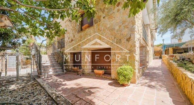 6 sypialnia Willa na sprzedaż w Torrevieja z basenem - 890 000 € (Ref: 9210394)