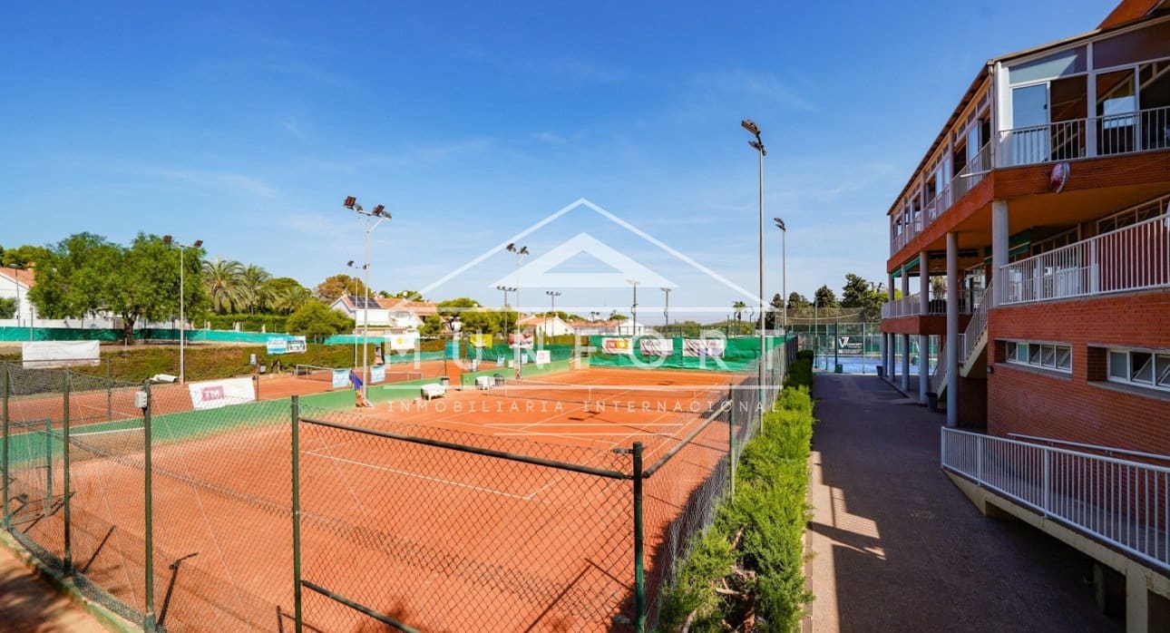 3 bedroom Villa for sale in Orihuela Costa with pool - € 509,000 (Ref: 9246138)