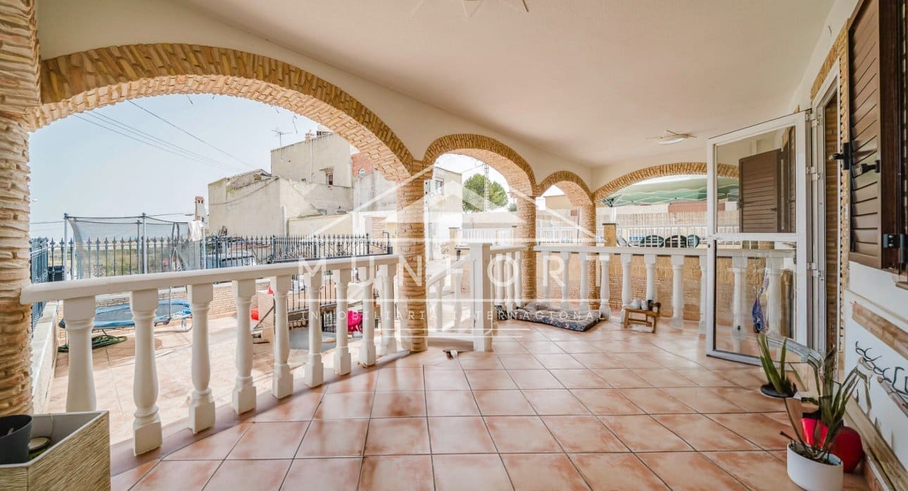 3 slaapkamer Villa te koop in Pilar de la Horadada met zwembad - € 239.900 (Ref: 9251508)