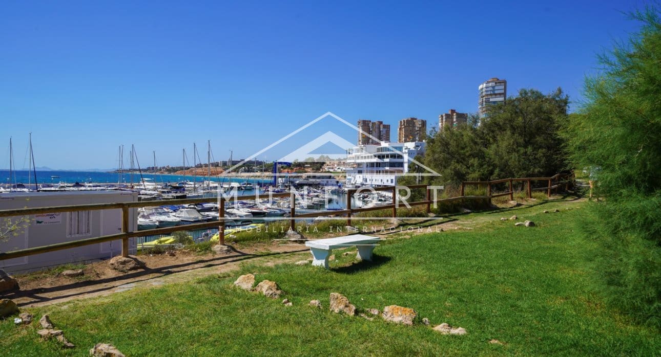 2 slaapkamer Appartement te koop in Dehesa de Campoamor met zwembad - € 259.900 (Ref: 9253736)