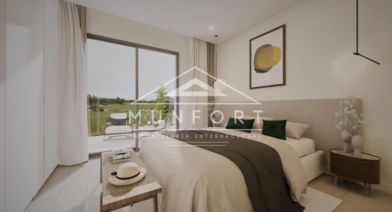 Chalet de 3 habitaciones en Los Alcázares en venta con piscina - 720.000 € (Ref: 9255869)