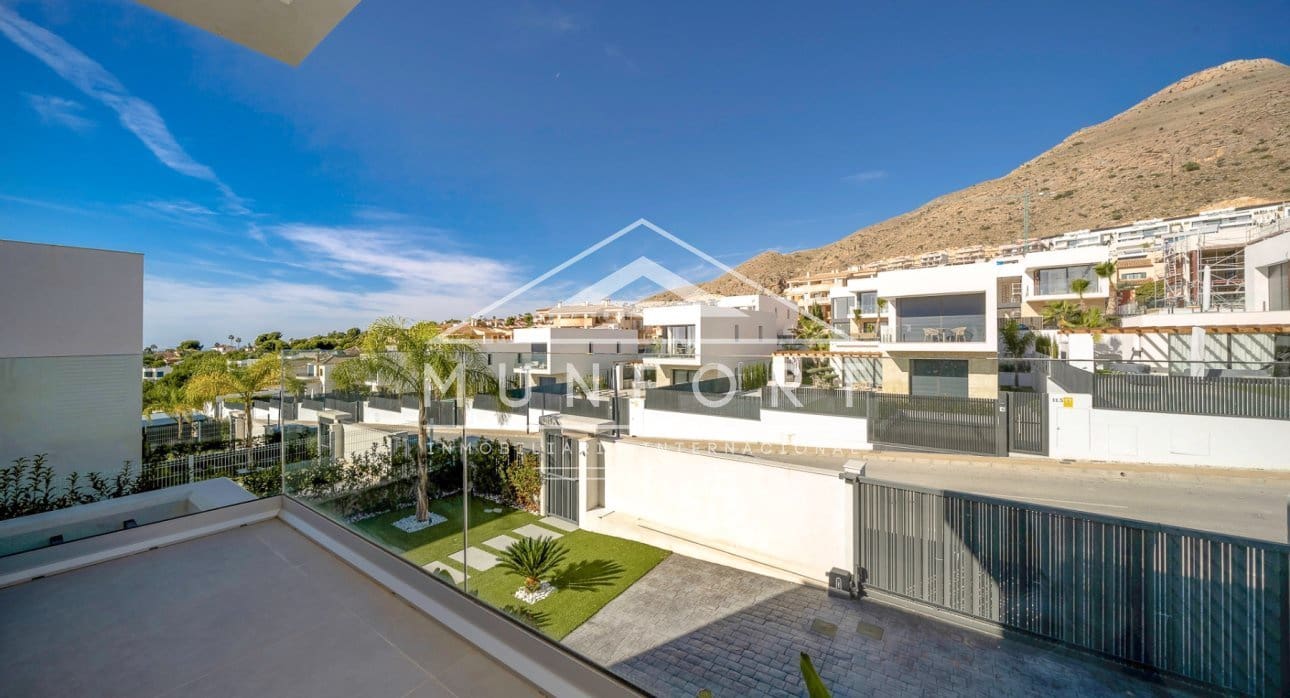 3 soveværelse Villa til salg i Finestrat med swimmingpool - € 870.000 (Ref: 9258049)