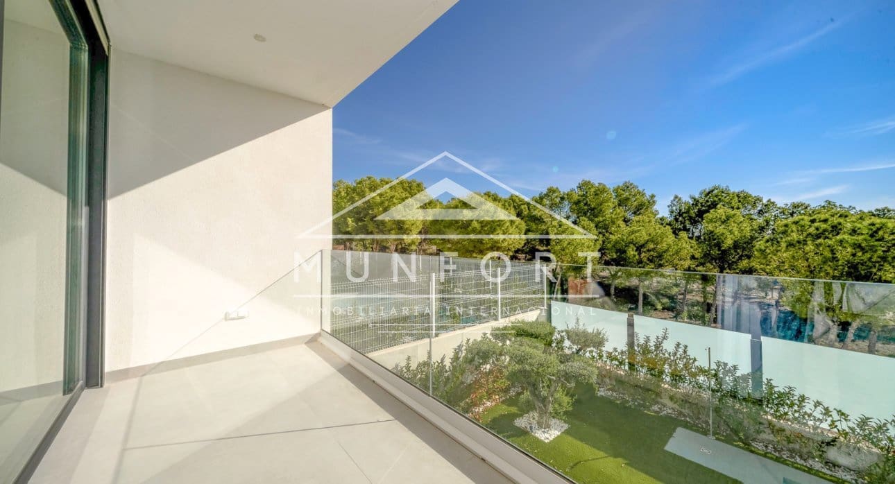 3 soveværelse Villa til salg i Finestrat med swimmingpool - € 870.000 (Ref: 9258049)