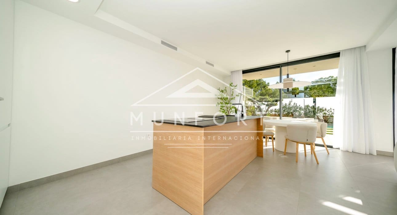 3 soveværelse Villa til salg i Finestrat med swimmingpool - € 870.000 (Ref: 9258049)