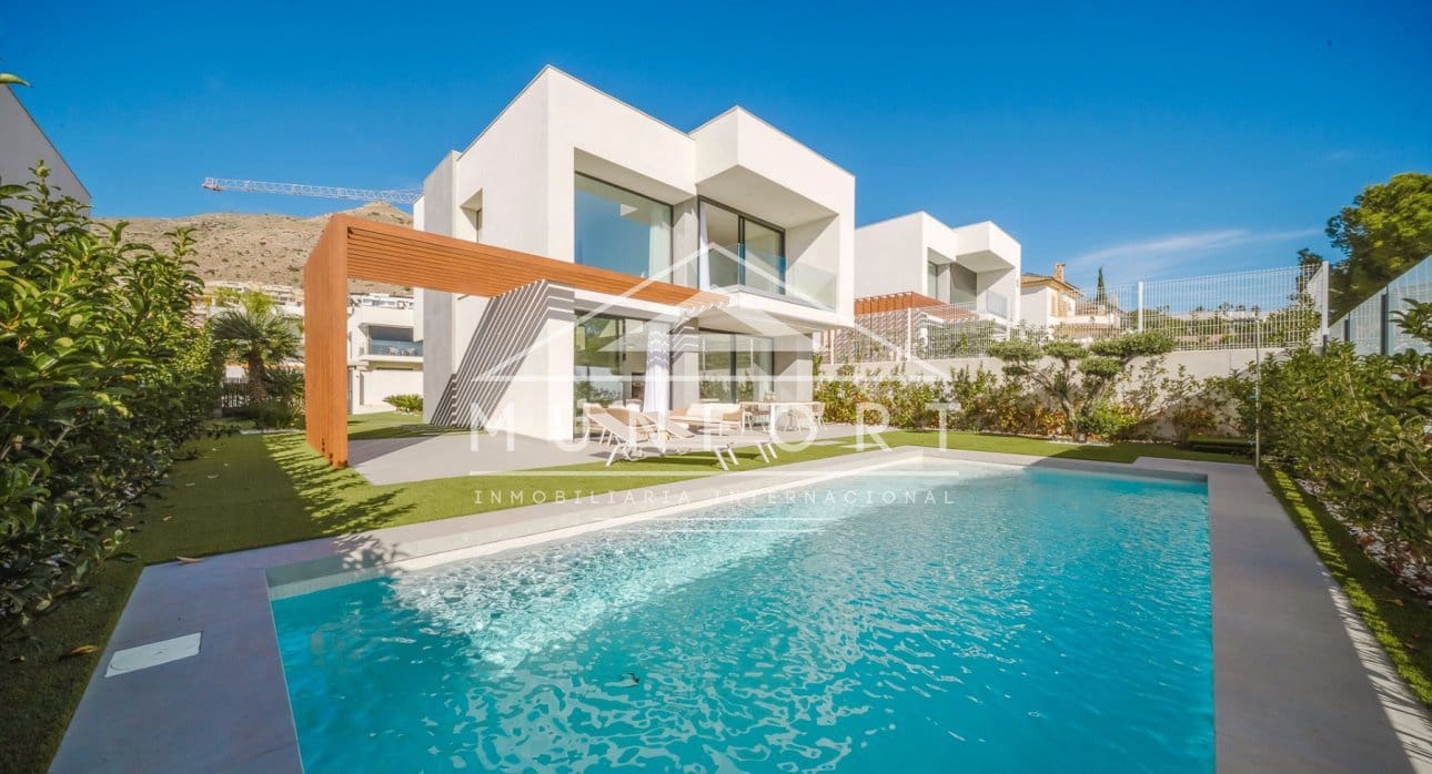 3 soveværelse Villa til salg i Finestrat med swimmingpool - € 870.000 (Ref: 9258049)