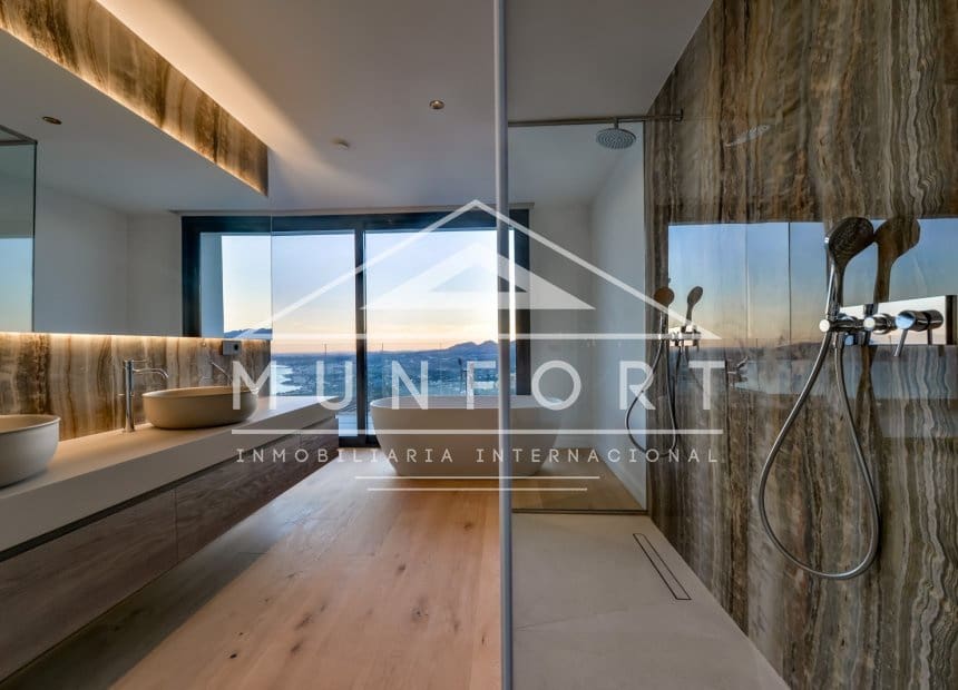 4 quarto Moradia para venda em Altea com piscina - 2 690 000 € (Ref: 9258061)