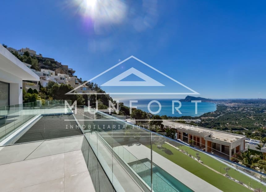 4 quarto Moradia para venda em Altea com piscina - 2 690 000 € (Ref: 9258061)