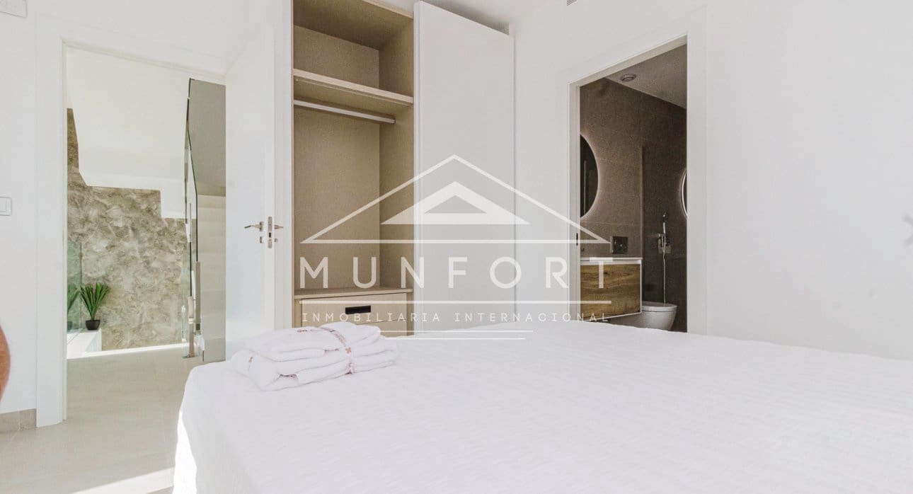 Chalet de 3 habitaciones en Playa Honda en venta con piscina - 489.000 € (Ref: 9258062)